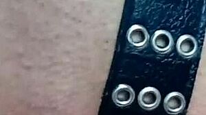 Castigándome Un Poquito Con Un Cinturón