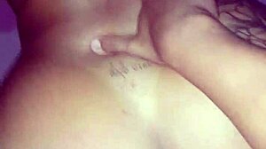 comendo amiga da esposa com marido olhando