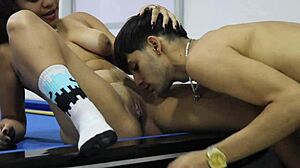 me follo a mi hermanastra en el negocio familiar de nuestros padrastros - porno en ruso con tatuajes y coño expuesto