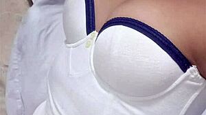 Madrastra de 25 años culona LABIOS GRUESOS VAGINALES anda cachonda BUSCANDO a quién FOLLAR