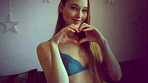 Fitness Babe Sucks And CUMS Juicy On Webcam Stream