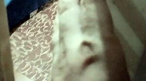 Estaba Mirando A La Empleada De Servicio Cambiarse La Ropa Y Se Acost� Me Met� En Su Cuarto Y La Folle