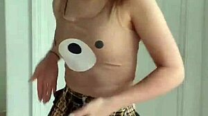 staryuki put together a fun compilation of her sexy dance moves in the first edition