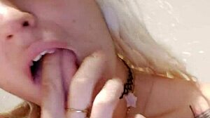 alina modelista masturbates and squirts everywhere in the morning