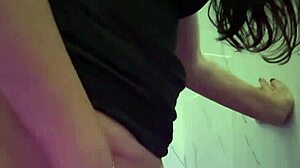 In the club, should I fuck my pussy?