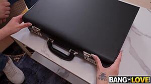 the story of peter green oiling nika venom's prime booty