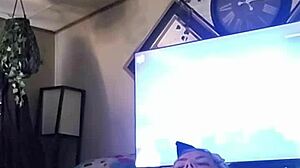 Watch Goldielox Masturbate In Juicy Panties!