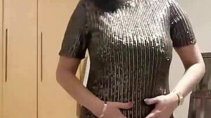 i love this hot south african babe stripping naked for fans