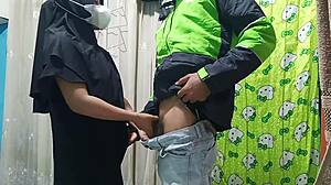 Prank Ordering Gojek Driver To Fuck At Home