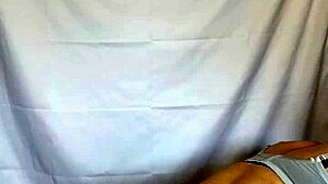 妄装 セーラー服chu-bo-にセクシーランジェリーとアナルピカピカプラグを仕込む