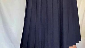 妄装 セーラー服chu-bo-にセクシーランジェリーとアナルピカピカプラグを仕込む