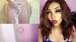 La Madrastra Pervertida Invita A Su Hijastro A La Ducha