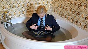 Sophia Smith's Splashy Bathtub Fun!