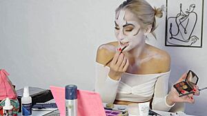 miss daisy diamond shows how to do harley quinn makeup for halloween