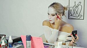 miss daisy diamond shows how to do harley quinn makeup for halloween