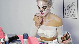 miss daisy diamond shows how to do harley quinn makeup for halloween