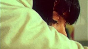 venere bianca, the slutty career woman, gives a blowjob