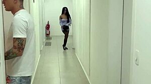 Neighbor lost key, i helped. She gave delicious pussy.