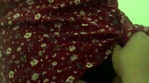 Under kjolen på min granne och vi slutade med att knulla