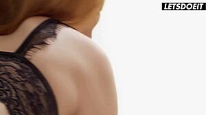 Ex flickvän och fru knullar bedräglig man i trio!