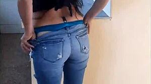 Mi amiga pagando apuesta me entrega su culo