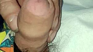 Amateur solo cums quickly