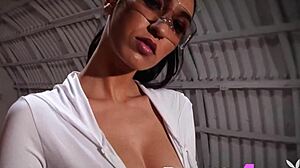 Stunning latin girl deisy leon strips and shows her body.