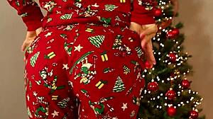 My Hot Stepmom Fucks Under Christmas Tree Creampie Inside Pussy