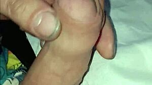 Amateur solo cums quickly