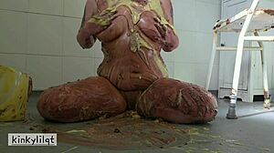 kinkylilqt squashes a cake with her ass and fucks herself