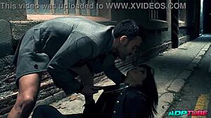 Follada en plena calle de noche