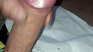 Amateur solo cums quickly