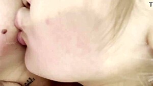 Jugando con hacernos cositas ricas lesbianas 😘