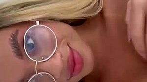 Discovering pleasure as a bratzmal in crossdressing solo