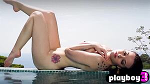 Redhead Milf Elizabeth Marxs Removes Bikini And Poses Totally Naked