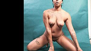 Exotic Hottie Spreads Wide