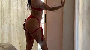 morocha with big thighs dances as my cock gets hard