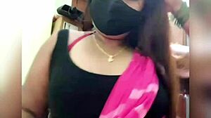 Desi Indian Mom Bhabi