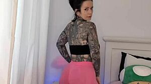 Melody Radford Tries On Gym Tights