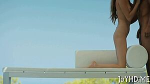 i watch this young chick doin a crazy act