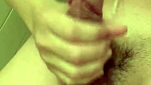 watch this japanese amateur masturbating solo