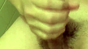 watch this japanese amateur masturbating solo