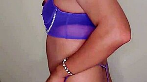 Linda princesa transexual morada in action