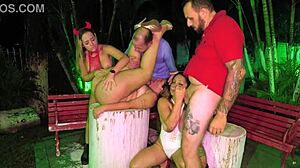 a capetinha chegou e começou o manager no jardim da boate the point mix tentaram fuder escondido e acabaram sendo descoberto nicole brazil e casal da praia grande video completo no red