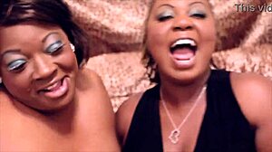 personal fun with lisa rivera and poizion ivy in lesbian scene