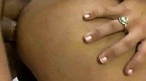 Does The Shemale Babe Ellen Silva Take A Cock In Her Ass?