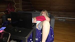 Mature Housewife Shows Chubby Figure Legs in Stockings Big Ass