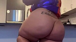 Bbw fucks a dildo hard