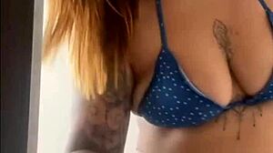 dei muito a buceta a noite e acordei desse jeito