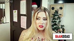 Mi Vecino Pervertido Entra A Follarme A Mi Casa Por Ser Una Sucia Zorra